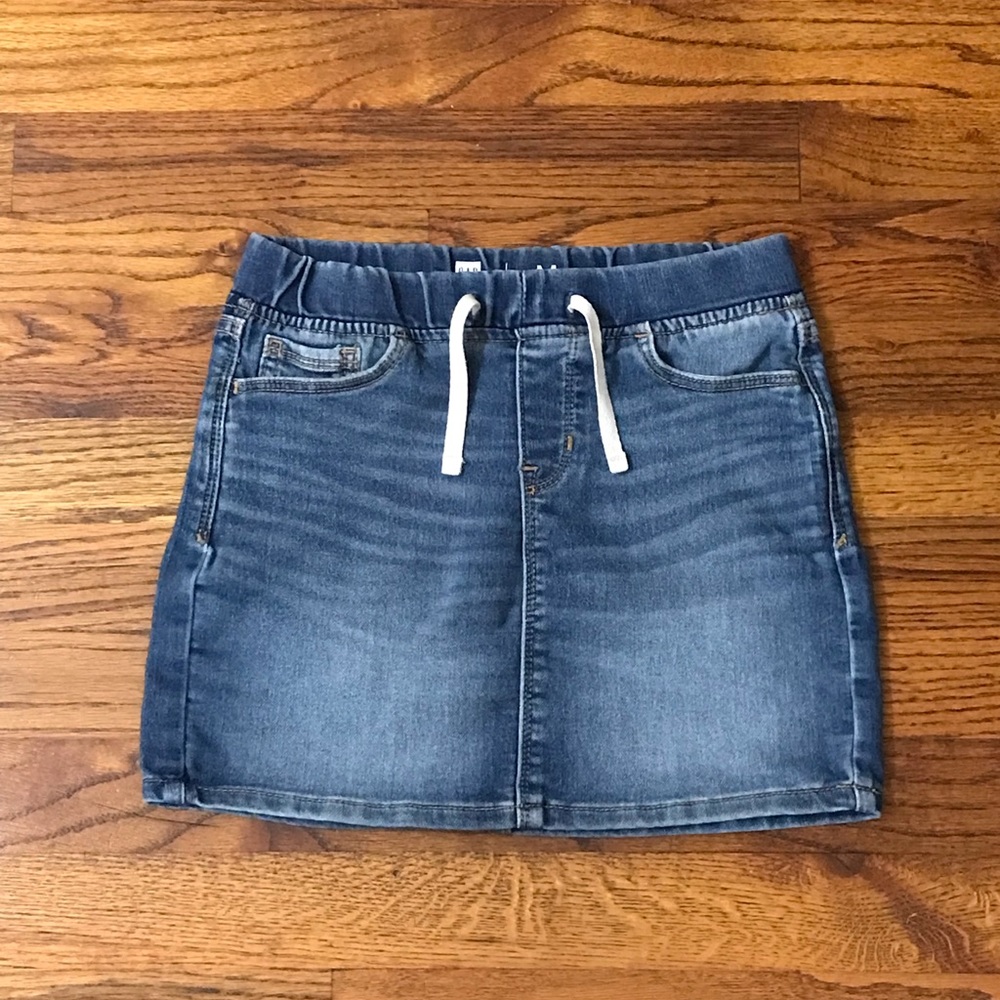 Gap Girls Denim Blue Jean Skirt
School Uniform Bottoms
Size 8 / 9 Medium…